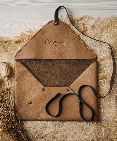 Pochette custodia per fotografie, in pelle colore marrone chiaro