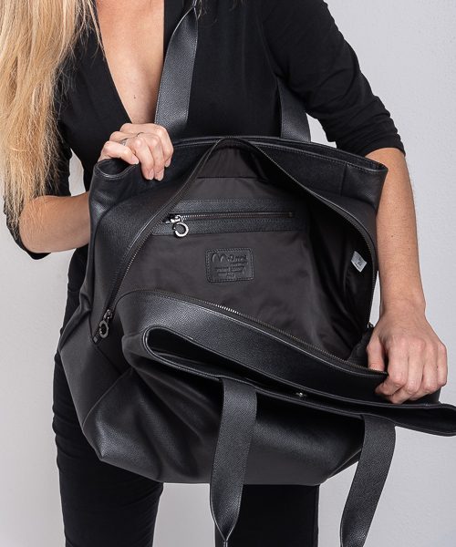 Borsa a spalla tre scompartimenti. Colore nero. Modello toffee big