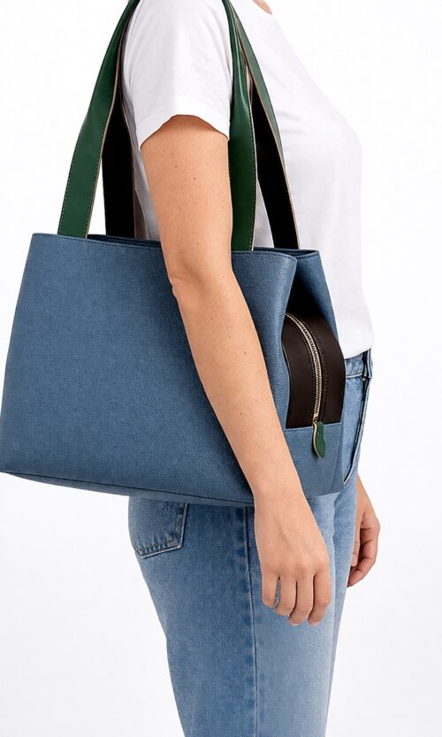 borsa a spalla artigianale in pelle azzurra e marrone con manici verdi Momi Headmade