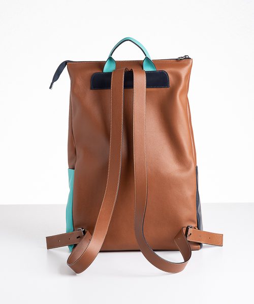Zaino in pelle, tracolle regolabili. Colore marrone , blu e verde tiffany. Modello Simo.