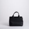 Borsa a mano , con tracolla staccabile e regolabile. tre scompartimenti. Colore nero. Modello toffee xs