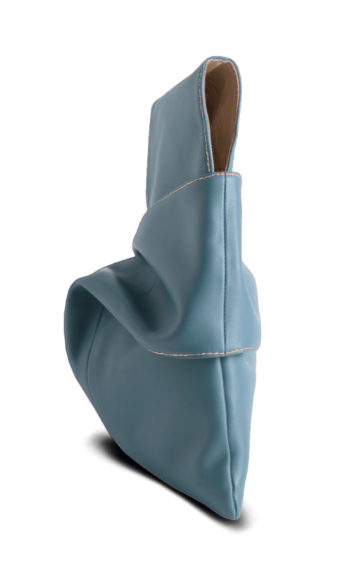 Pochette da polso modello kyo, in vera pelle colore azzurro. Made in Italy