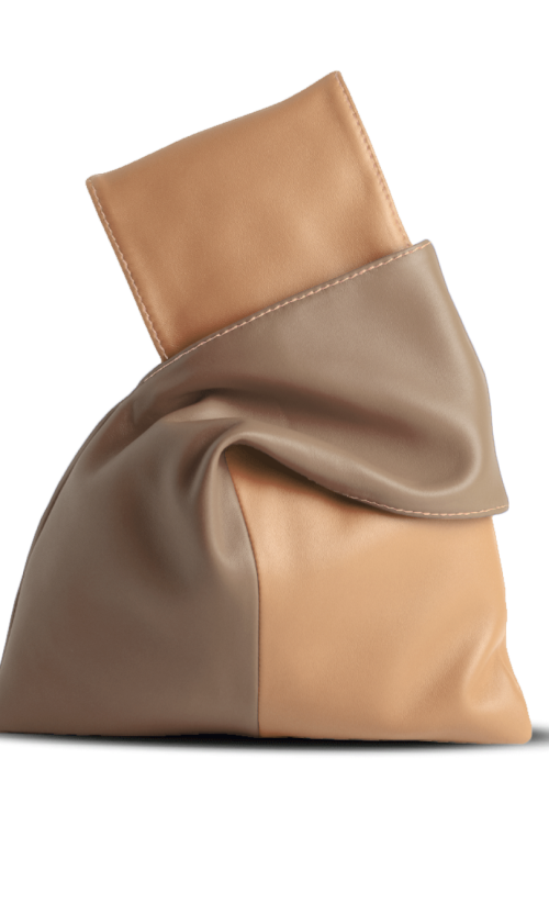 Pochette da polso modello kyo, in vera pelle colore cipria e fango. Made in Italy